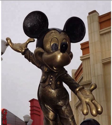 The World of Disney Comes to Life: A Closer Look at the Mickey Mouse Sculpture